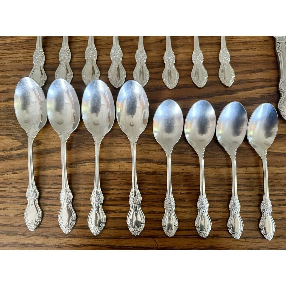 Reed & Barton HIGHGROVE Silverware‎ 18/10 Stainless Flatware Set 20 DISCONTINUED